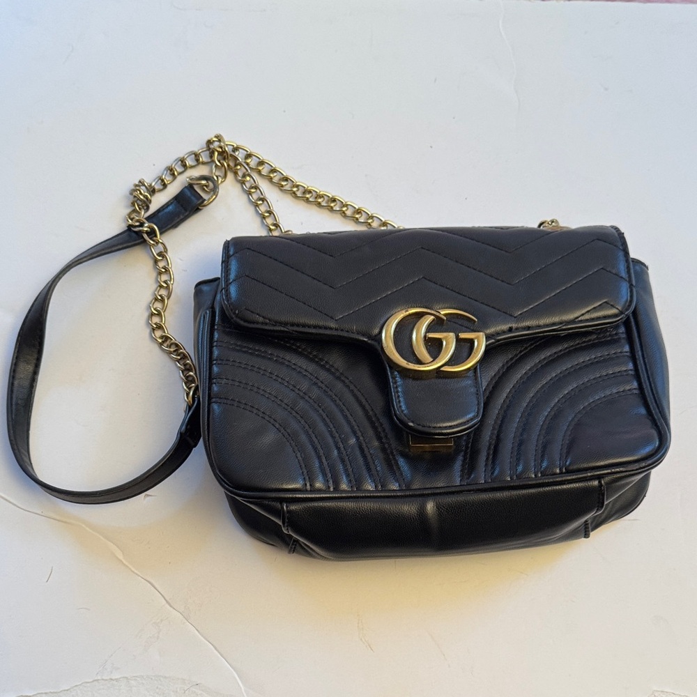 Reposhing Gucci Black Quilted Crossbody Bag with Gold Chain - Picture 2 of 7